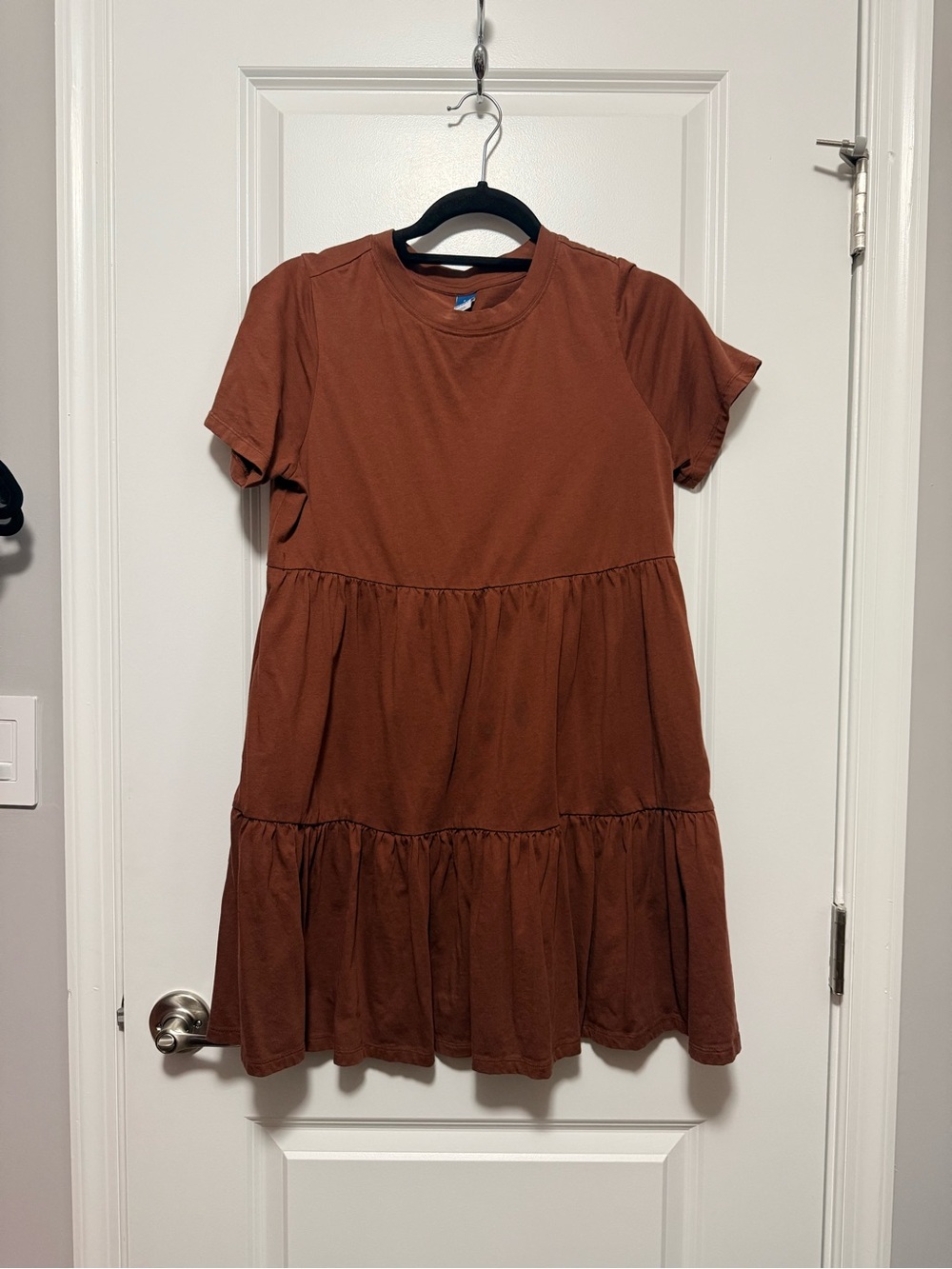 Short Sleeve Tiered Babydoll Dress in Brown